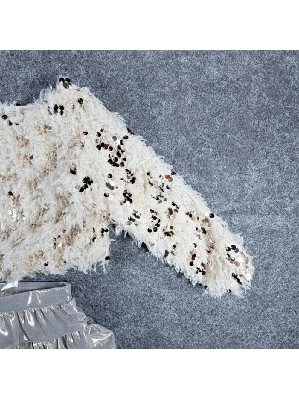 Peek Curious Fuzzy Sweater Skirt Set Girls 4/5 Ivory & Gray Sequins‎ Detail Y2K